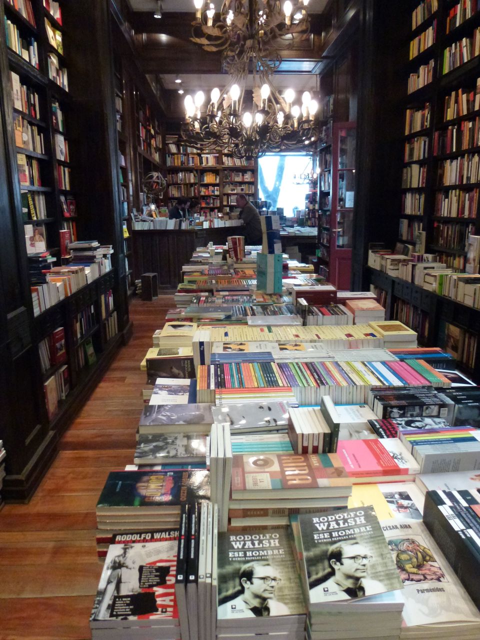 Eterna Cadencia bookshop with Jorge