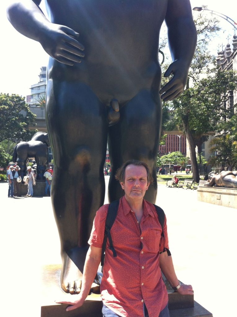 ava blanco and statue